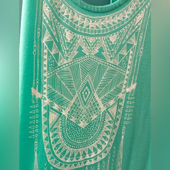 NWOT … Mint Green “Size: S” Criss Cross Tasseled Top - Picture 3 of 4